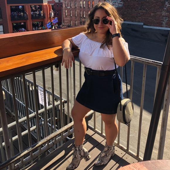 Meet your Posher, Gina - Picture 3 of 7